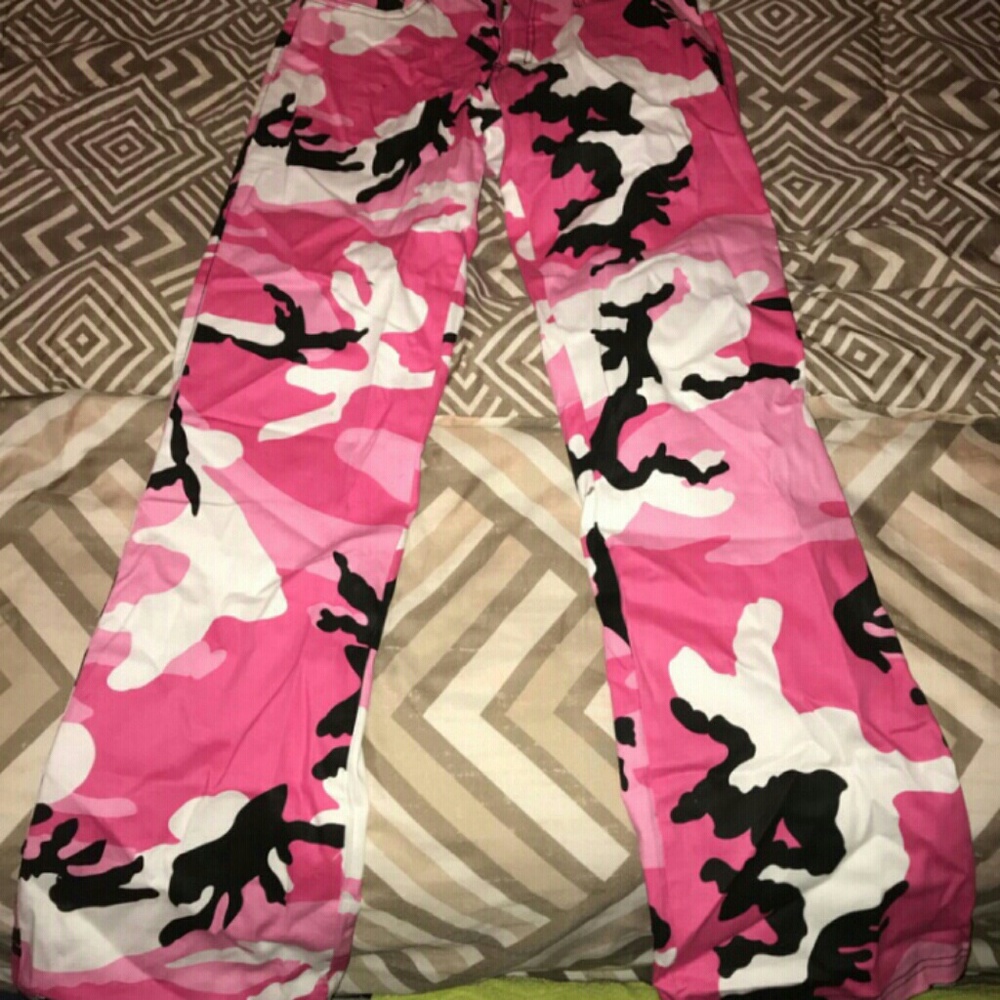 Pink camouflage pants